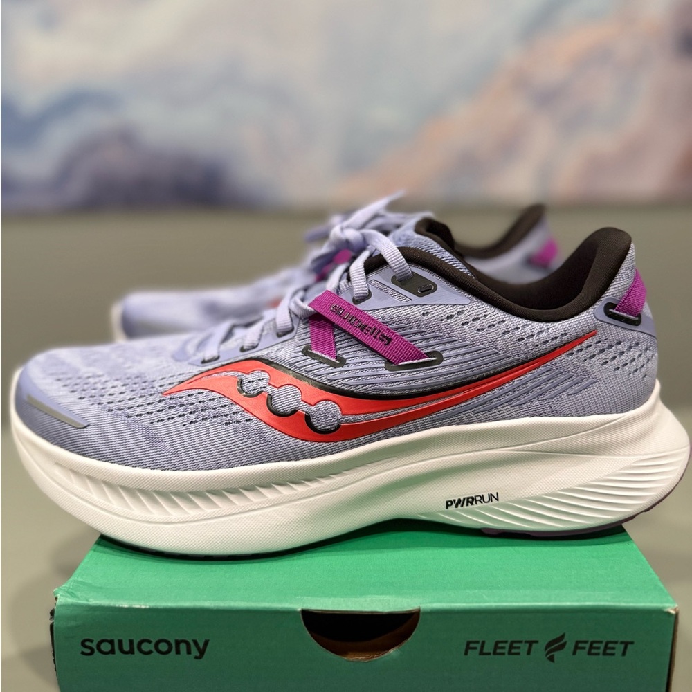 NWT Saucony Guide 16 Women's Size 10 - Finesse Lilac